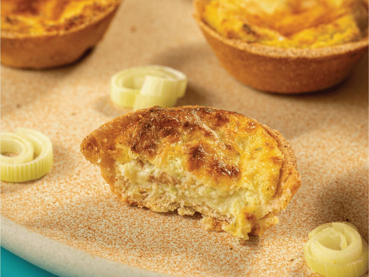 Empadinha de queijo c/ alho poró - 300g | 6 Uni - Artisan Foods